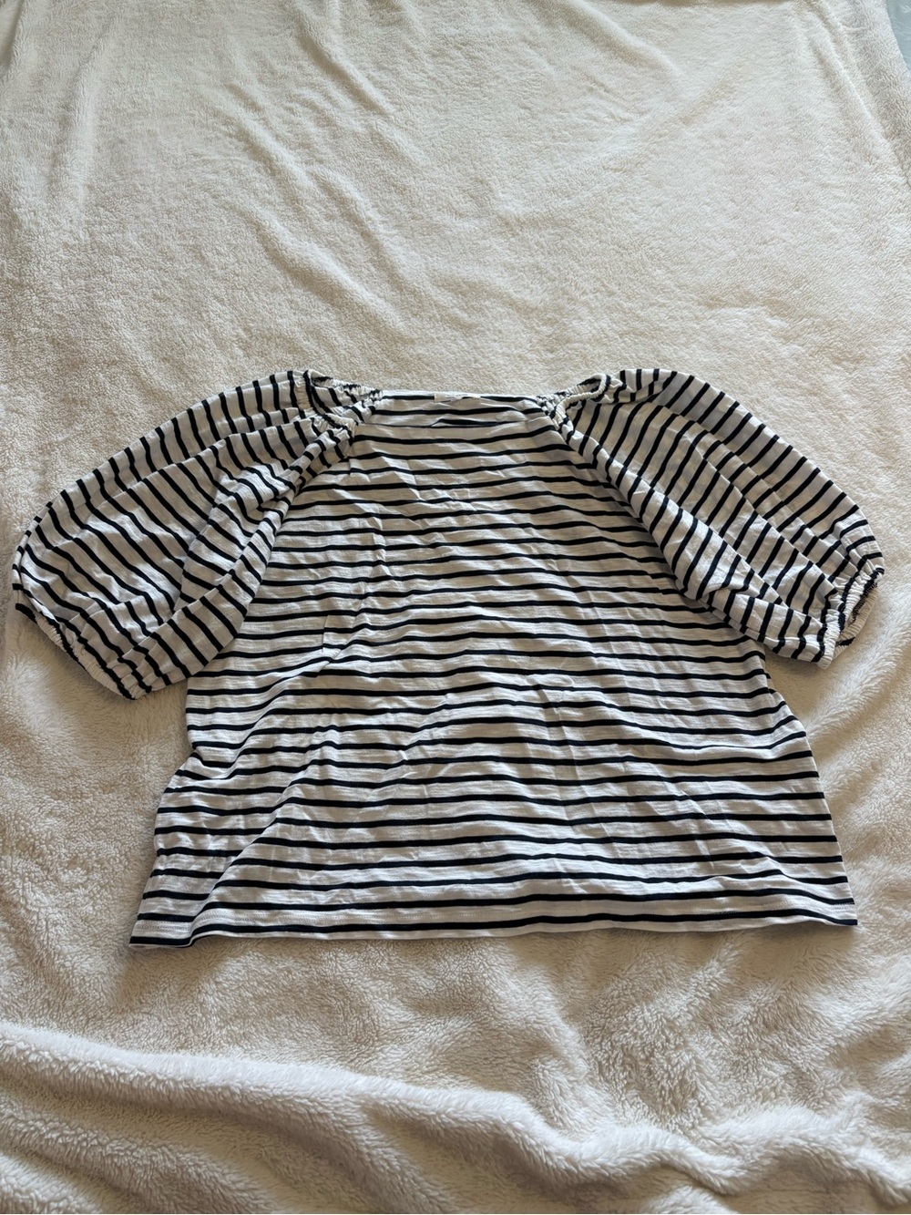 Striped Puff-Sleeve Women’s Top - Navy & White